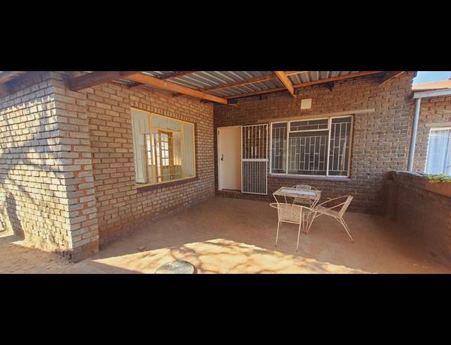 3 BEDROOM PROPERTY TO RENT IN HILLSIDE